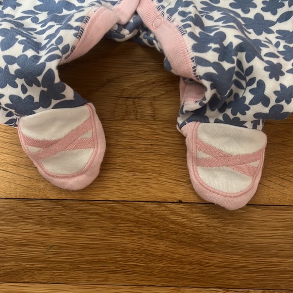 Flowery one piece 3M - Picture 2 of 3